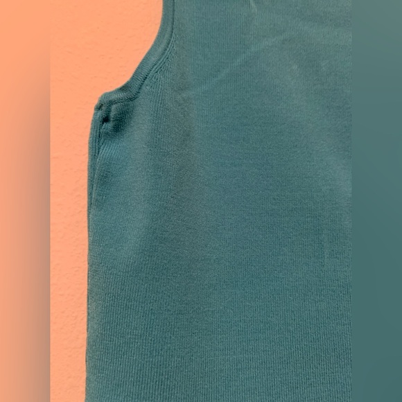 Turquoise Sleeveless Top - Picture 4 of 14